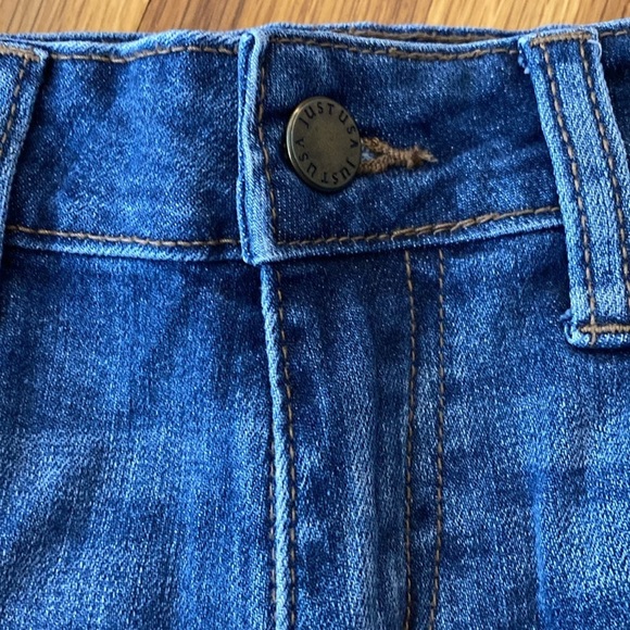 Just USA Women’s Blue Ripped Denim Shorts Size XS - Picture 4 of 7